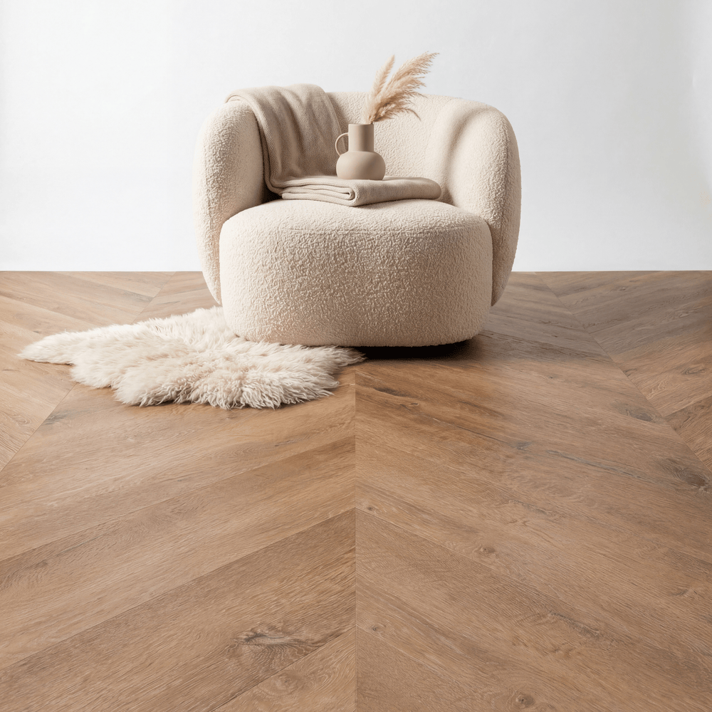Lux Tenebrae Chevron Warm Oak Plak PVC - Vloerenbeer