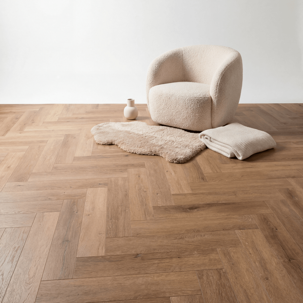 Lux Tenebrae Visgraat Warm Oak Plak PVC - Vloerenbeer