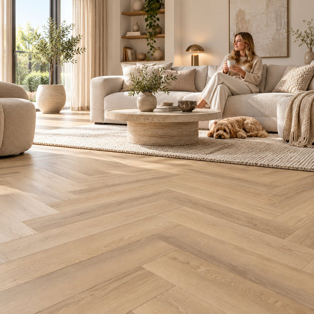 Altessa Visgraat Beige Plak PVC in een Nederlands interieur