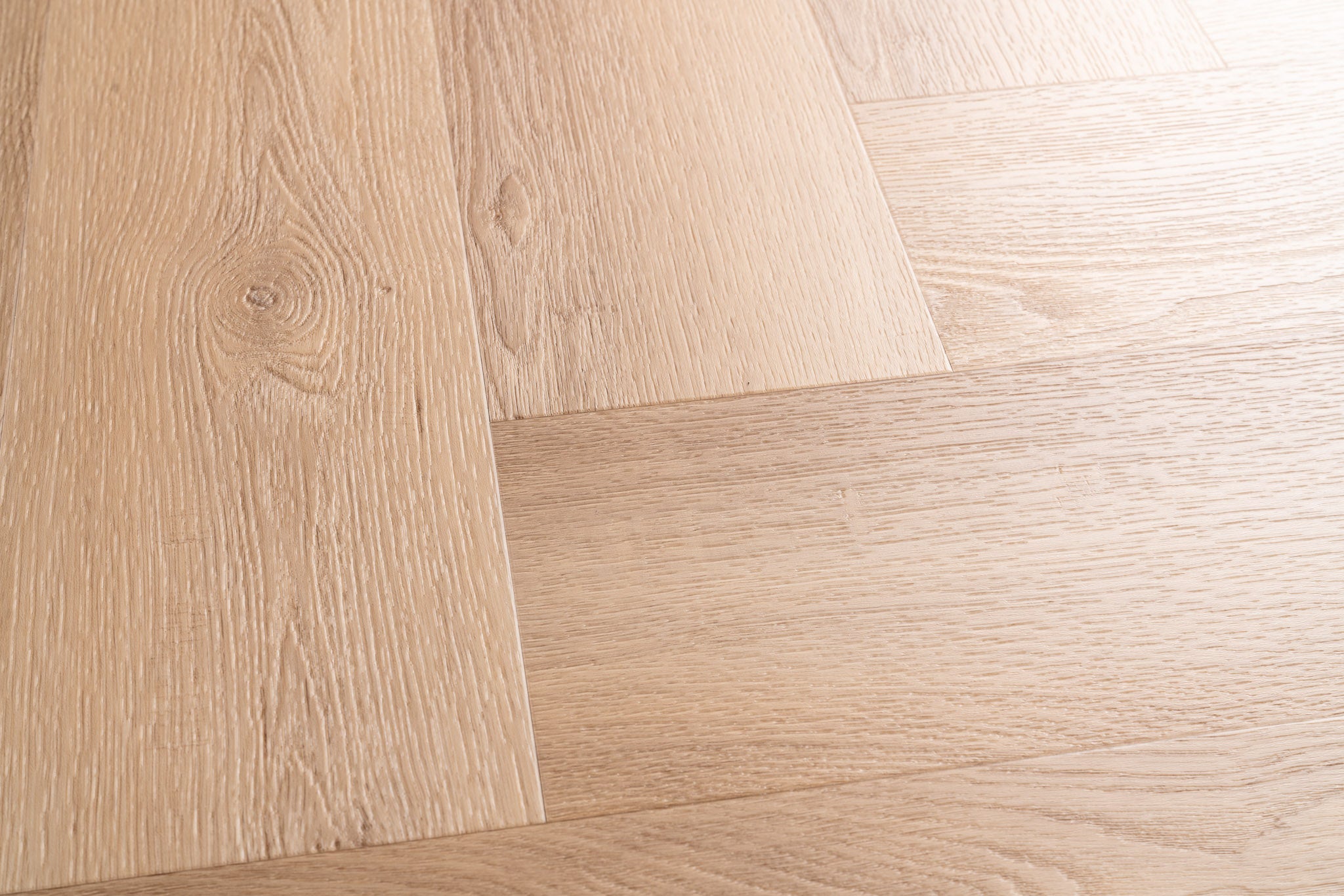 Altessa Chevrons Blanc Blanchi Fumé PVC à coller