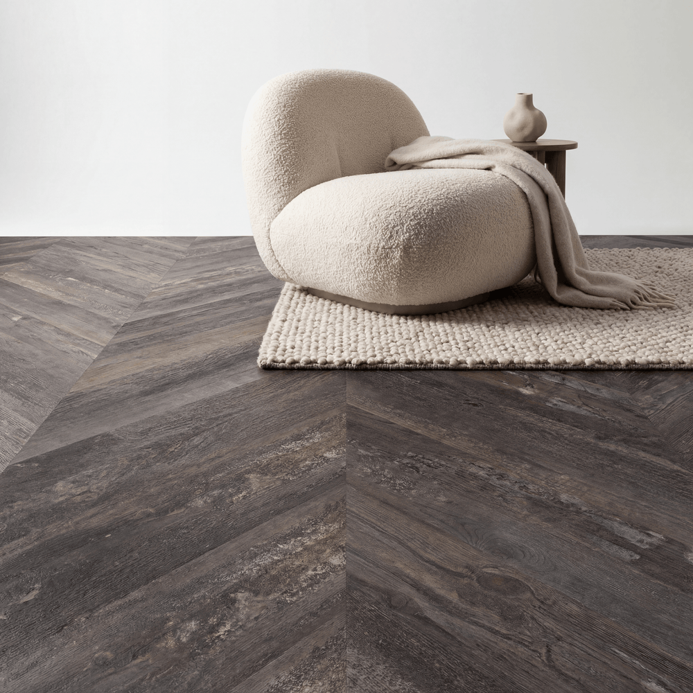 Lux Tenebrae Chevron Charred Black Oak Plak PVC - Vloerenbeer
