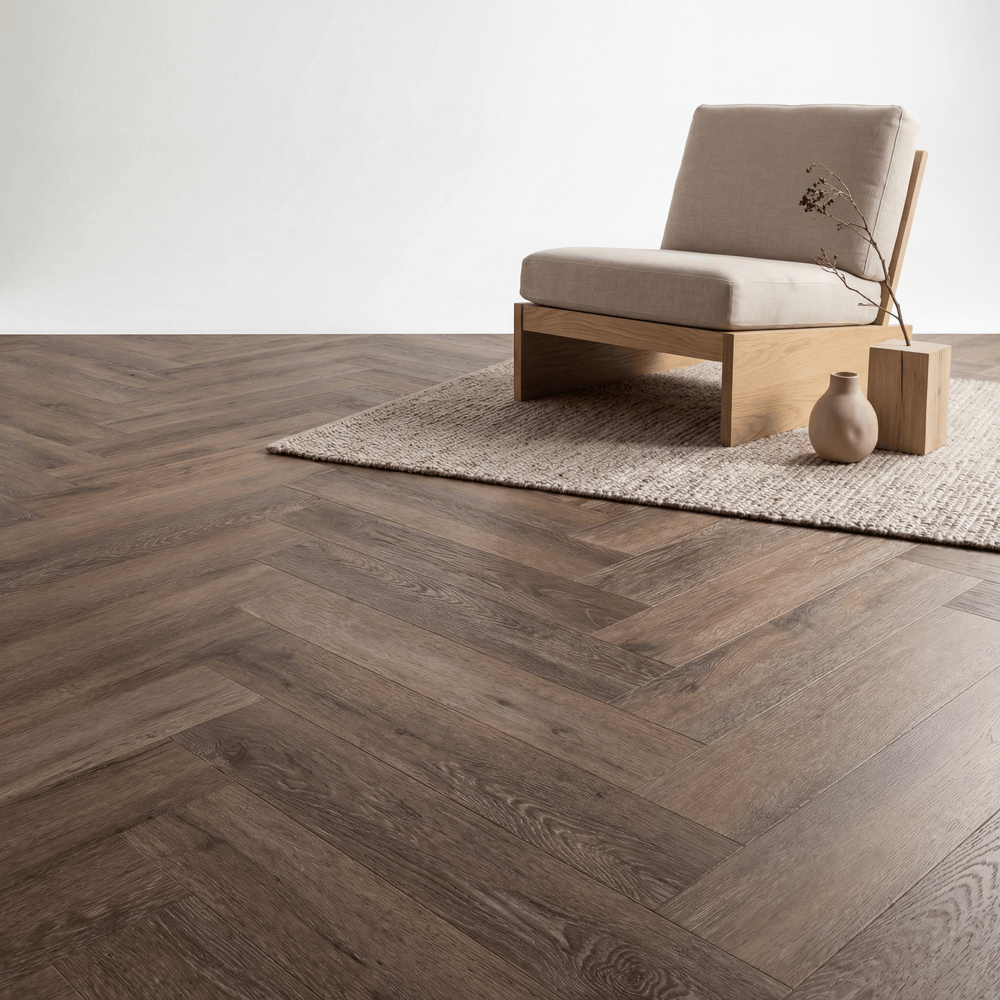 Lux Tenebrae Visgraat Dark Oak Plak PVC - Vloerenbeer